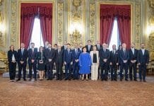 Paghiamo i parlamentari fino all’ultimo di giorno di legislatura anche in caso di scioglimento delle camere e togliamoceli dai coglioni una volta per tutte